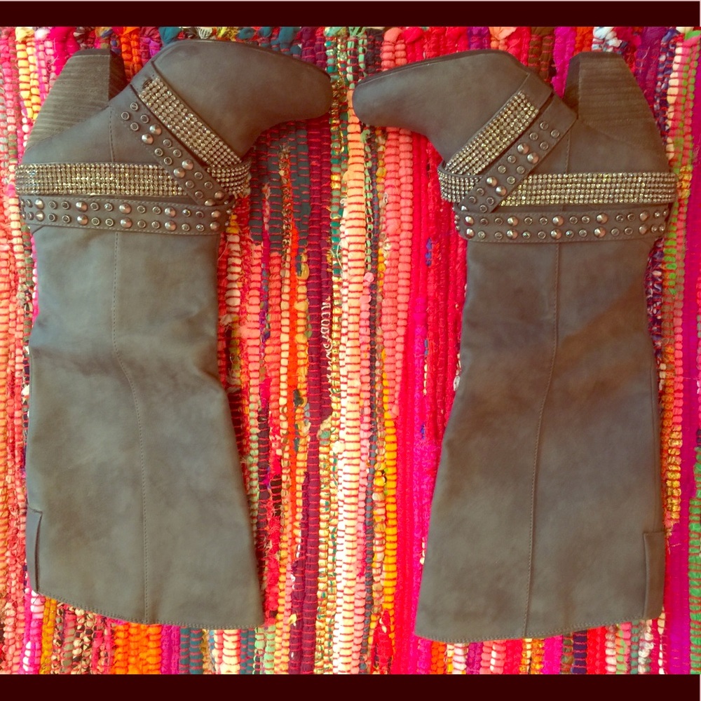 Grey heeled boots